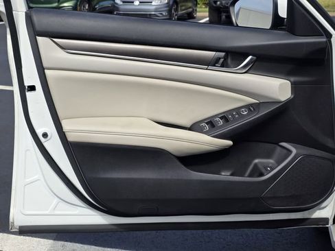 Used 2019 Honda Accord LX image 13