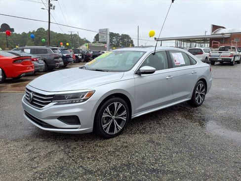 Used 2021 Volkswagen Passat 2.0T SE image 6