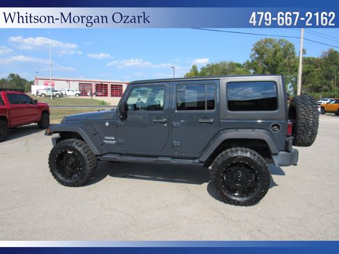 Used 2017 Jeep Wrangler Unlimited Sport w/ Quick Order Package 24S AWD/4WD image 8