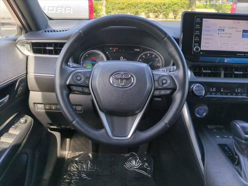 Certified 2021 Toyota Venza XLE w/ Softex Package image 15