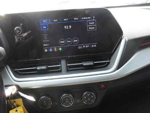 Used 2024 Chevrolet Trax RS w/ Driver Confidence Package FWD image 23