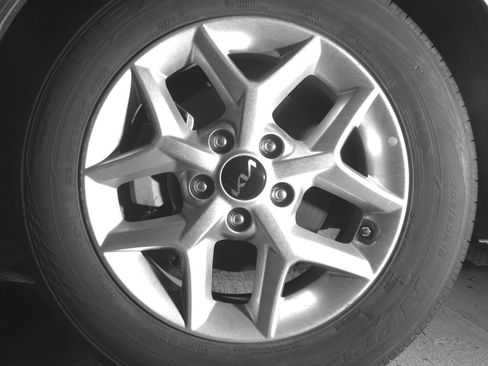 Used 2025 Kia Soul LX w/ LX Technology Package FWD image 19
