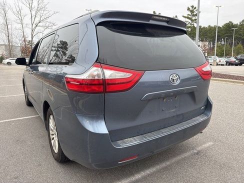 Used 2015 Toyota Sienna XLE image 7