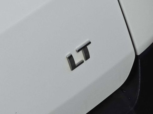 Certified 2023 Chevrolet Traverse LT w/ LT Premium Package FWD image 11