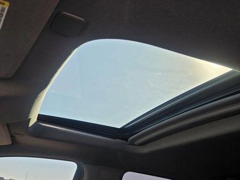 Used 2022 Chevrolet Silverado 1500 LTZ w/ LTZ Premium Package image 12