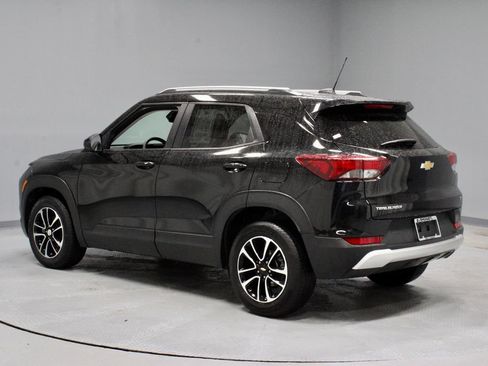 Used 2025 Chevrolet TrailBlazer LT FWD image 8