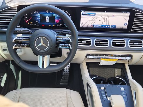 New 2026 Mercedes-Benz GLS 580 4MATIC image 27