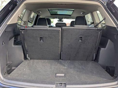 Used 2025 Volkswagen Atlas SE image 27