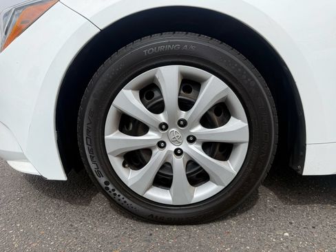 Used 2024 Toyota Corolla LE FWD image 11