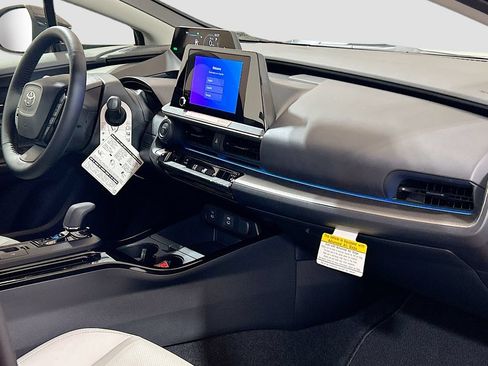 New 2026 Toyota Prius XLE FWD image 27