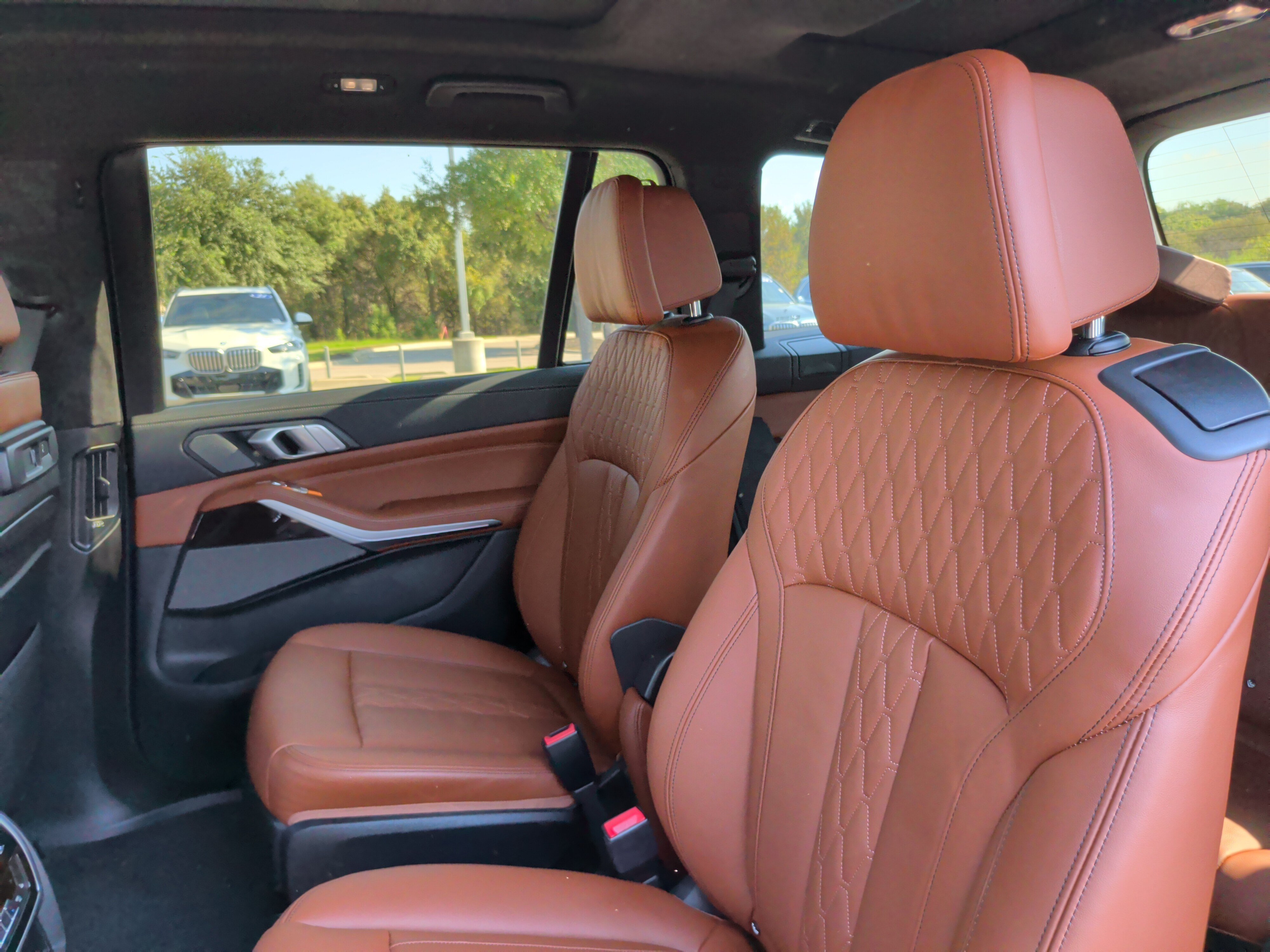Used 2021 BMW X7 xDrive40i w/ Premium Package AWD/4WD image 39