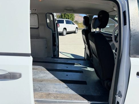 Used 2014 RAM C/V Tradesman image 24