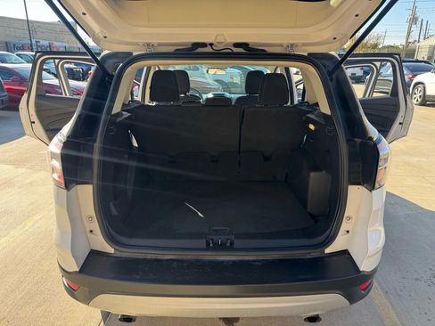 Used 2018 Ford Escape SE w/ SE Sync 3 Package image 32