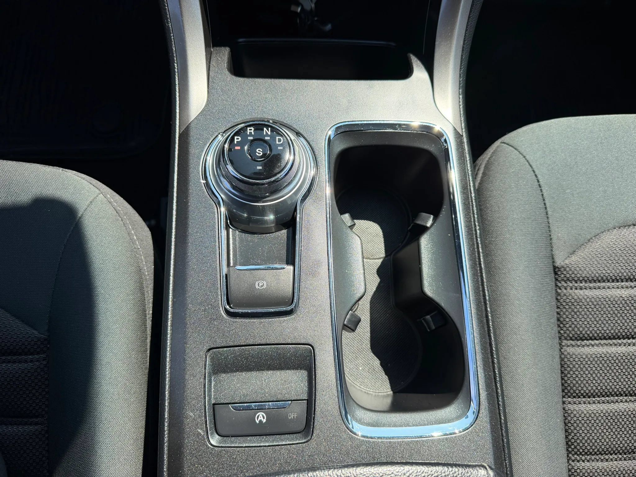 Used 2019 Ford Fusion SE FWD image 24