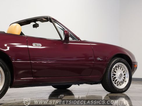 Used 1995 MAZDA MX-5 Miata M-Edition image 28