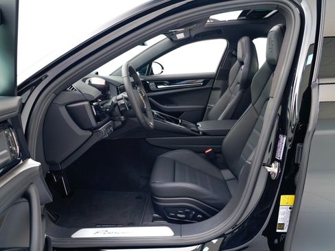 Certified 2026 Porsche Panamera image 17
