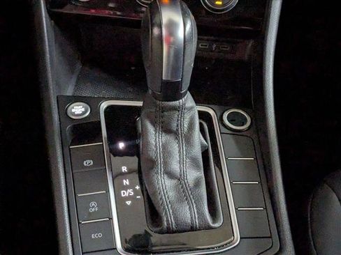 Used 2020 Volkswagen Jetta SE FWD image 13