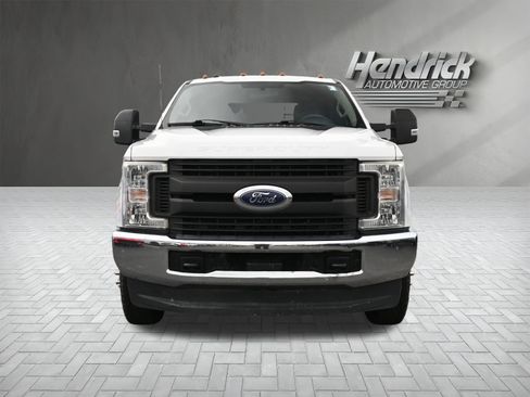 Used 2019 Ford F350 XL w/ Power Equipment Group image 5