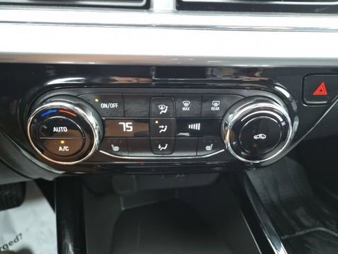 Used 2025 Chevrolet Trax LT w/ Driver Confidence Package image 27