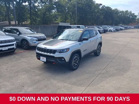 Used 2025 Jeep Compass Trailhawk AWD/4WD image 1