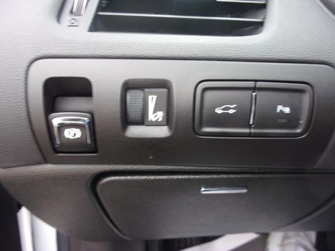 Used 2016 Chevrolet Impala LT w/ Convenience Package FWD image 19