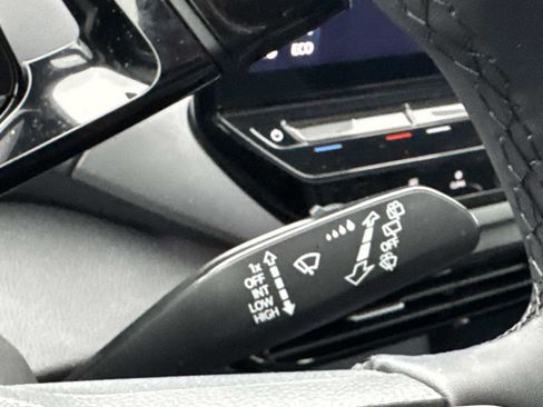 Certified 2024 Volkswagen ID.4 S image 21