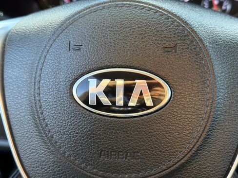 Used 2021 Kia Telluride EX w/ EX Premium Package image 26