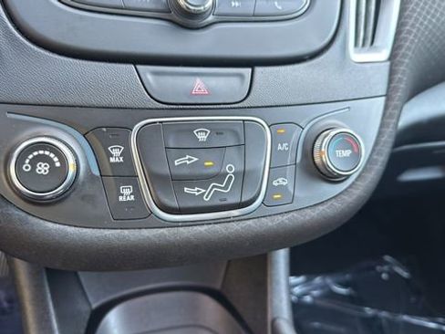 Used 2018 Chevrolet Malibu LS FWD image 18
