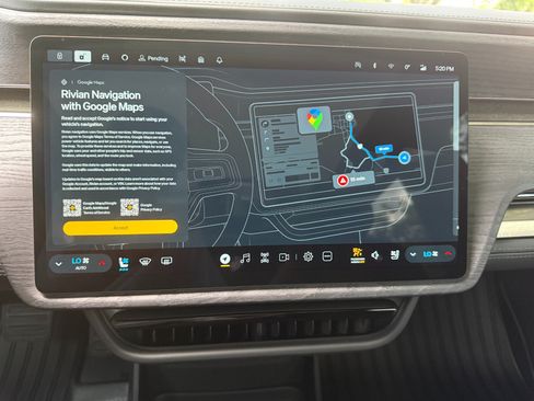 Used 2025 Rivian R1S Adventure AWD/4WD image 27