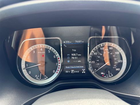 Used 2019 Nissan Titan PRO-4X w/ Pro-4x Convenience Package AWD/4WD image 16