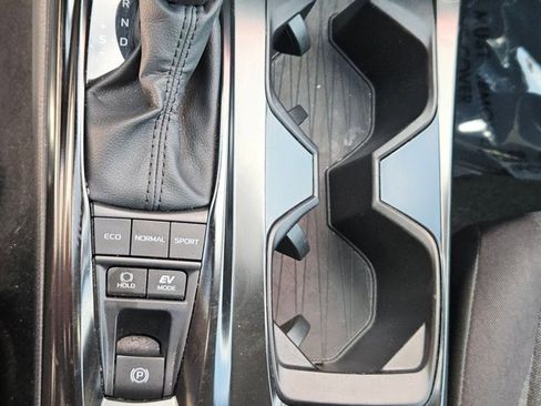 Used 2025 Toyota Camry LE image 23