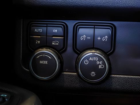 Used 2024 Chevrolet Tahoe LT AWD/4WD image 19