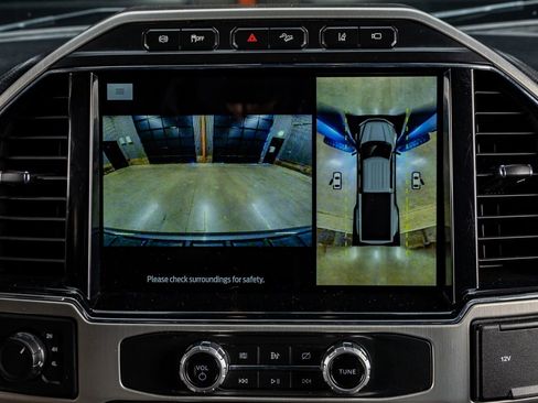 Used 2022 Ford F450 Platinum w/ FX4 Off-Road Package image 24