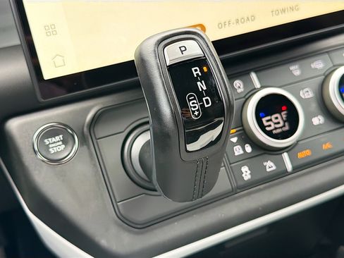 New 2026 Land Rover Defender 110 X-Dynamic SE AWD/4WD image 29