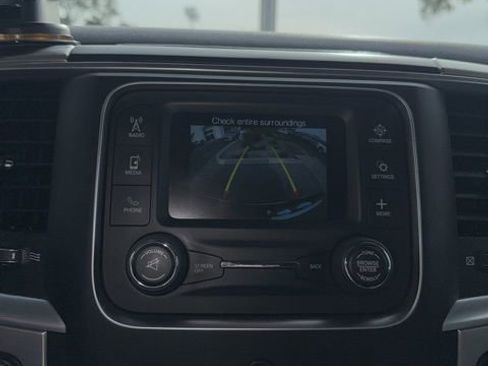 Used 2019 RAM 1500 Classic SLT image 10