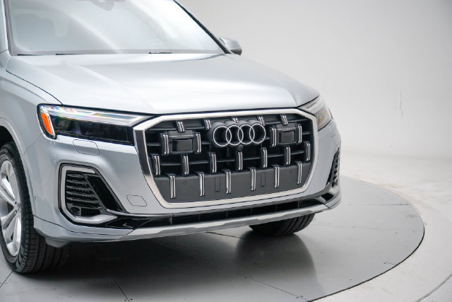 Used 2025 Audi Q7 3.0T Premium Plus AWD/4WD image 9