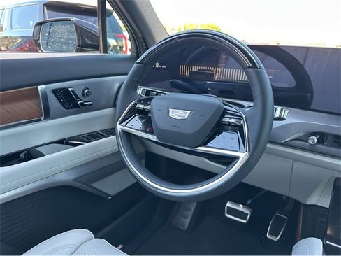 New 2026 Cadillac Vistiq Luxury image 7