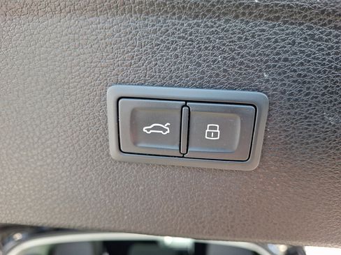 Certified 2019 Audi Q5 2.0T Premium Plus w/ Premium Plus Package AWD/4WD image 31