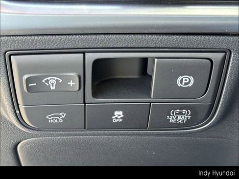 Certified 2025 Hyundai Tucson Limited image 26