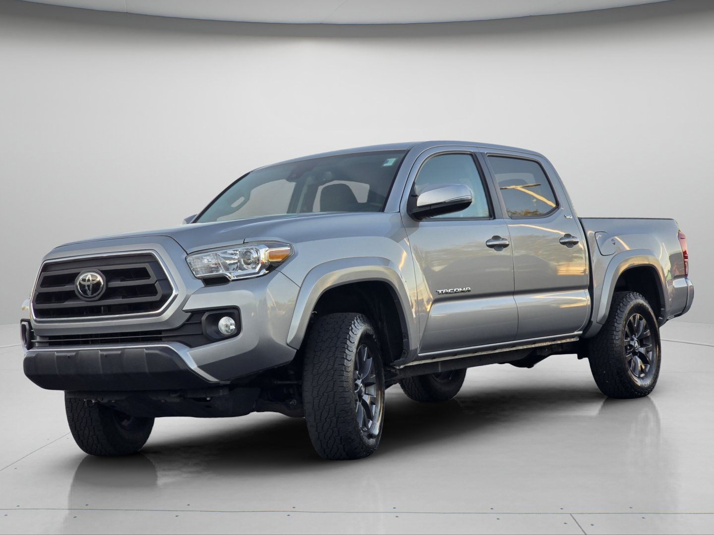 Certified 2021 Toyota Tacoma SR5 w/ Technology Package AWD/4WD image 19
