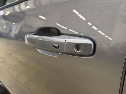 New 2025 Chevrolet Colorado LT w/ LT Convenience Package image 13