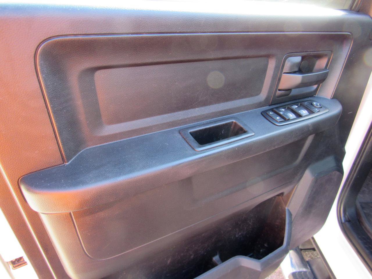 Used 2015 RAM 2500 Tradesman w/ Chrome Appearance Group AWD/4WD image 17