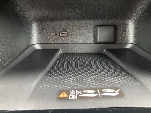 Used 2026 Chevrolet Traverse LT w/ Driver Confidence Package image 30