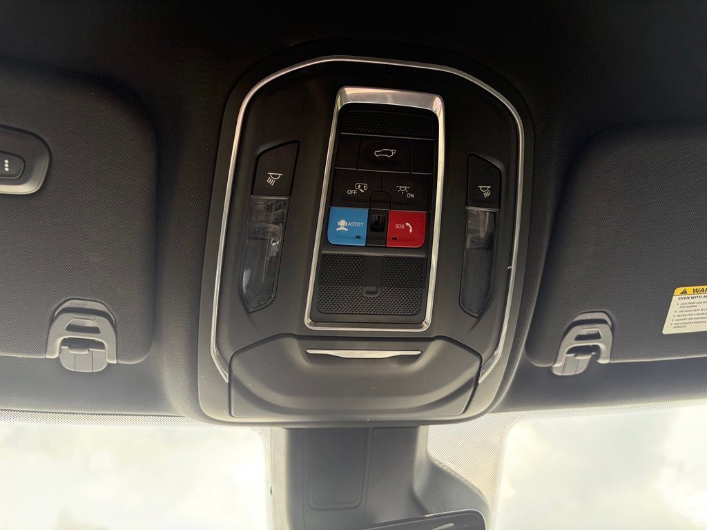 Used 2022 Jeep Wagoneer Series II AWD/4WD image 61