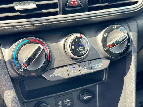 Used 2018 Hyundai Kona SE AWD/4WD image 15