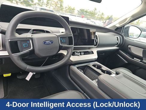 Used 2025 Ford Expedition Max Active AWD/4WD image 22