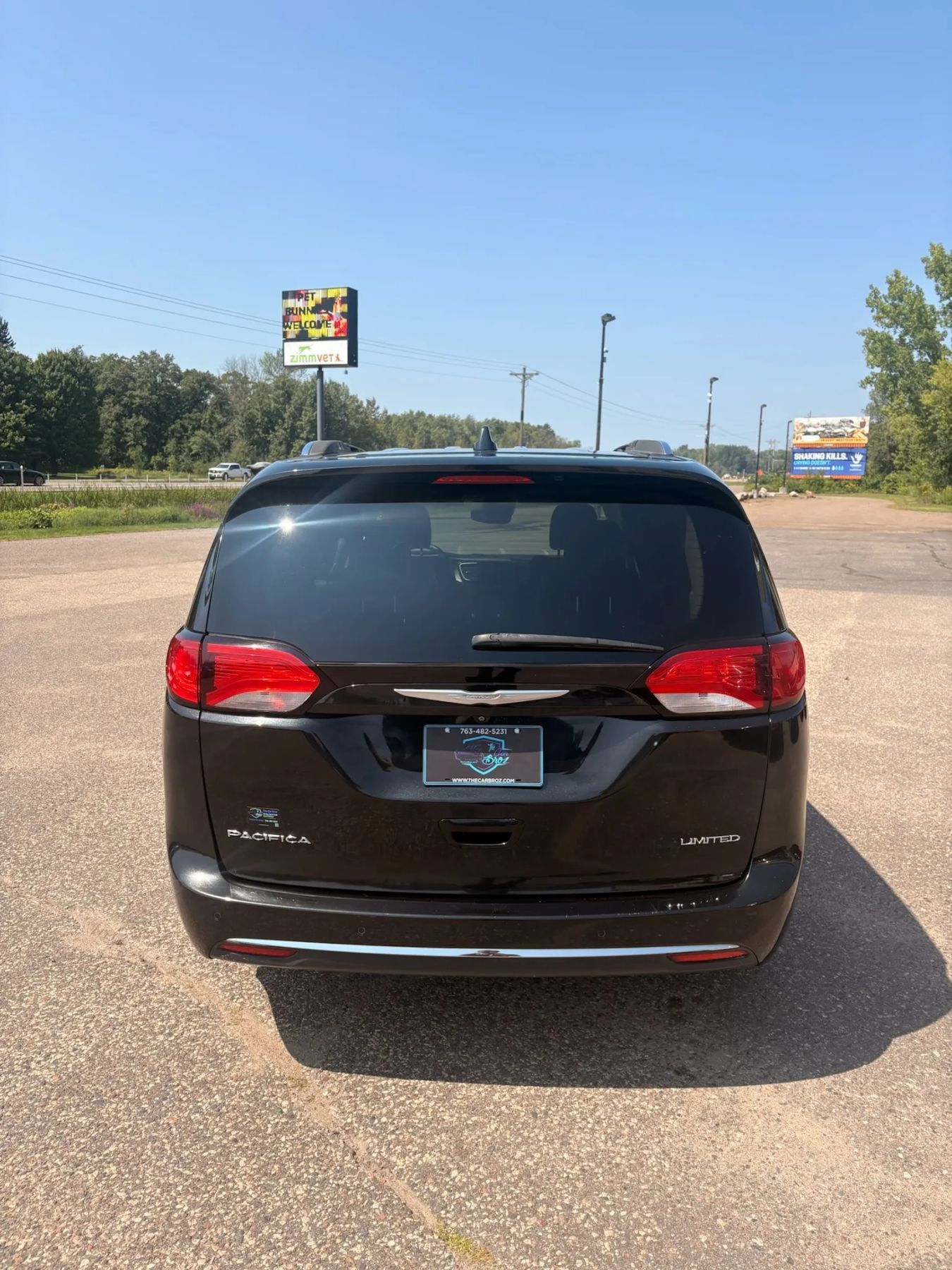 Used 2017 Chrysler Pacifica Limited w/ Advanced Safetytec Group FWD image 6