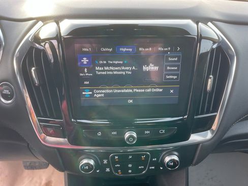 Used 2023 Chevrolet Traverse LT image 16