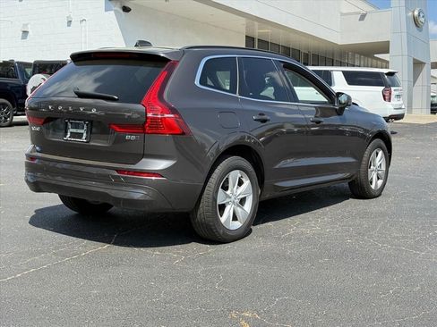 Used 2022 Volvo XC60 B5 Momentum AWD/4WD image 4