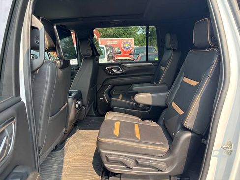 Used 2024 GMC Yukon XL AT4 w/ Technology Package AWD/4WD image 21
